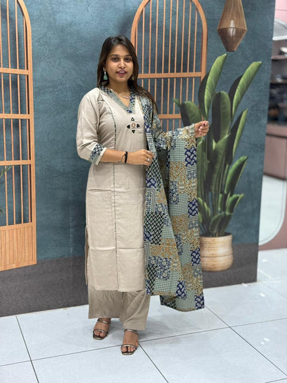 Elegant Straight Kurta Set with Printed Dupatta – Classy Daily Wear by SHAGUN FASHION