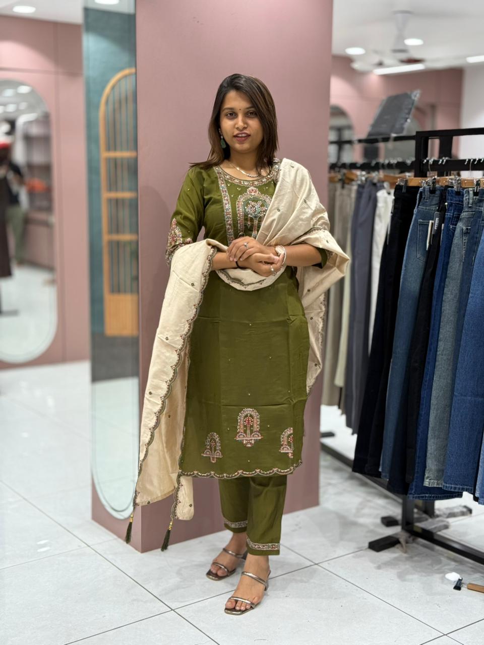 Beautiful Embroidered Kurta Set with Elegant Dupatta – Stylish Ethnic Wear by SHAGUN FASHION