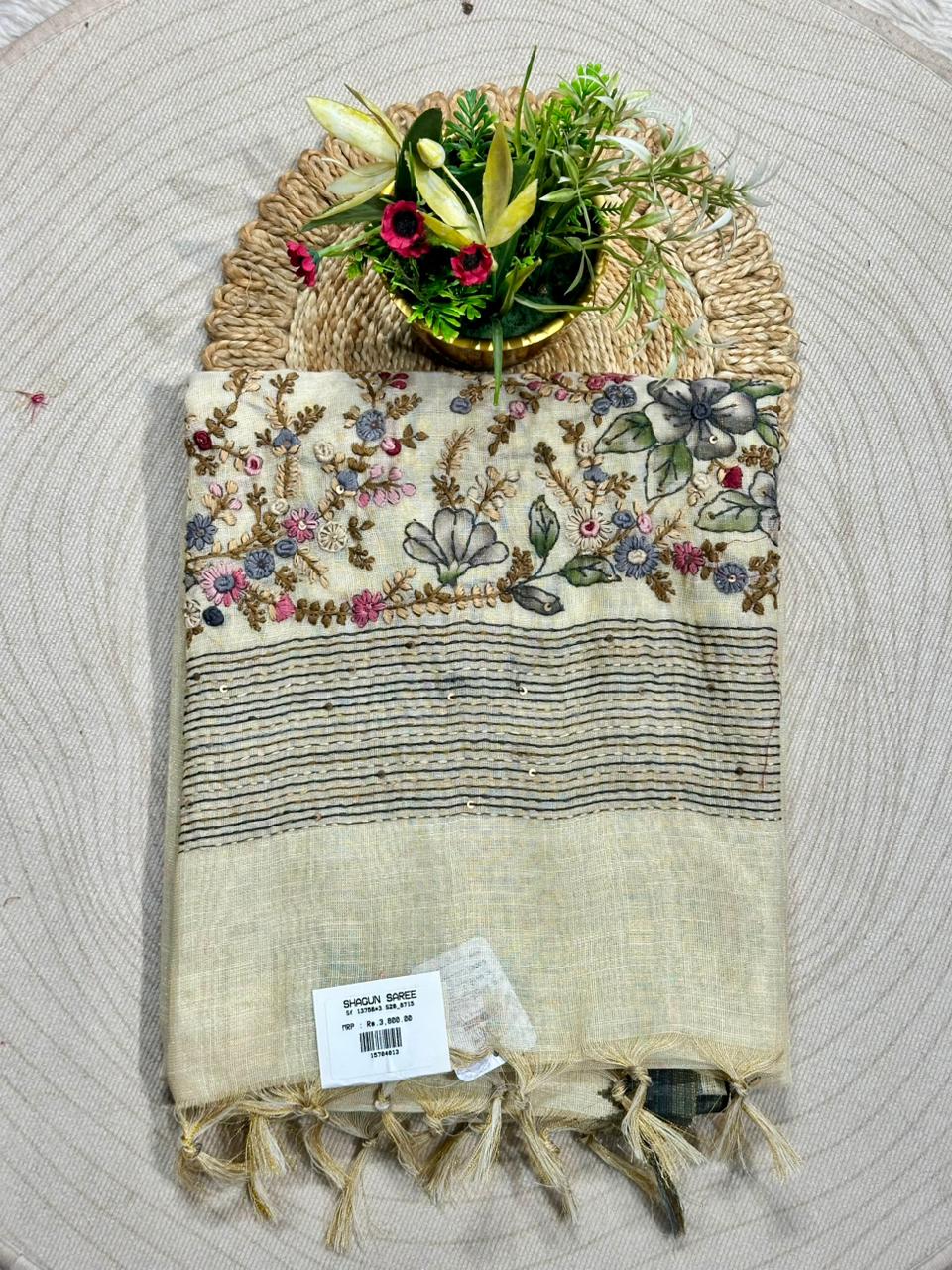 Luxury Silk Patola Saree with Rich Zari Border and Traditional Design