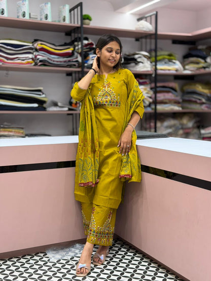SHAGUN FASHION Premium Traditional 3-Piece Kurti Pant Set with Dupatta