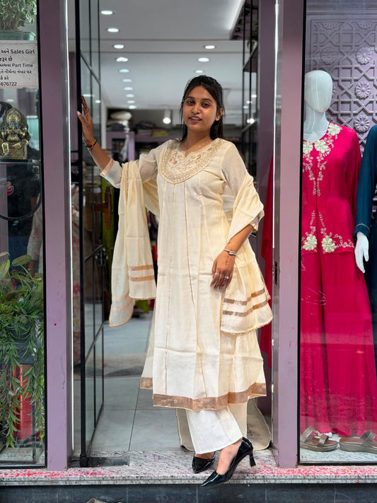 Elegant Off-White Hand-Embroidered Chanderi Silk Kurta Set by SHAGUN FASHION