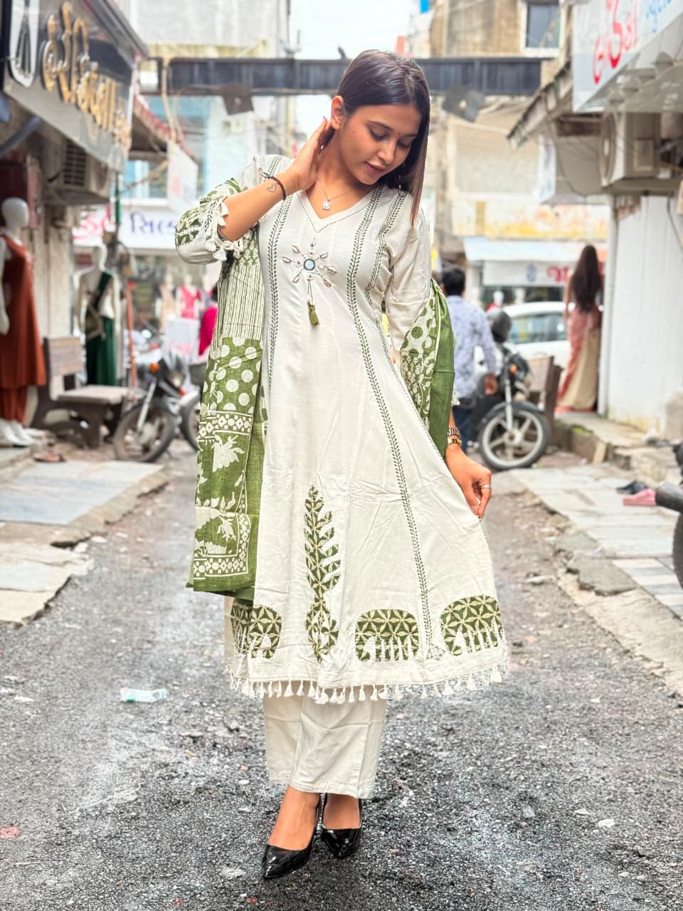 SHAGUN FASHION Premium Off-White Anarkali Kurti Pant Set with Designer Block Print Dupatta | Available on zankhi.in