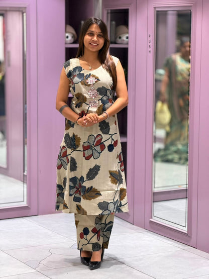 SHAGUN FASHION – Beige Floral Printed Kurti & Pant Set with Mirror Work
