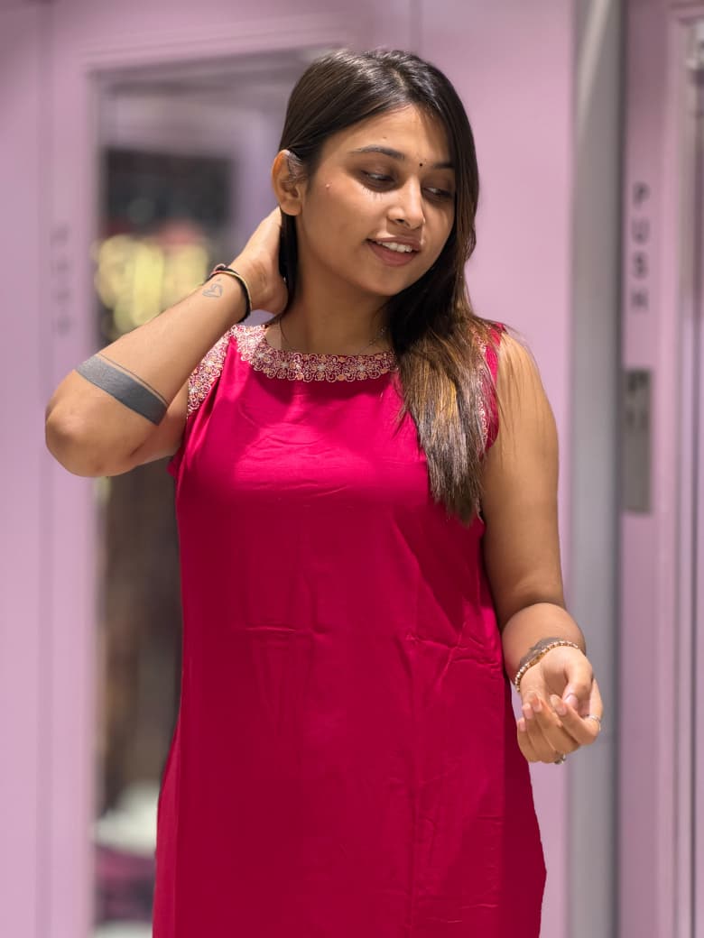 SHAGUN FASHION Sleeveless Embroidered Neck Straight Kurti & Pant Set