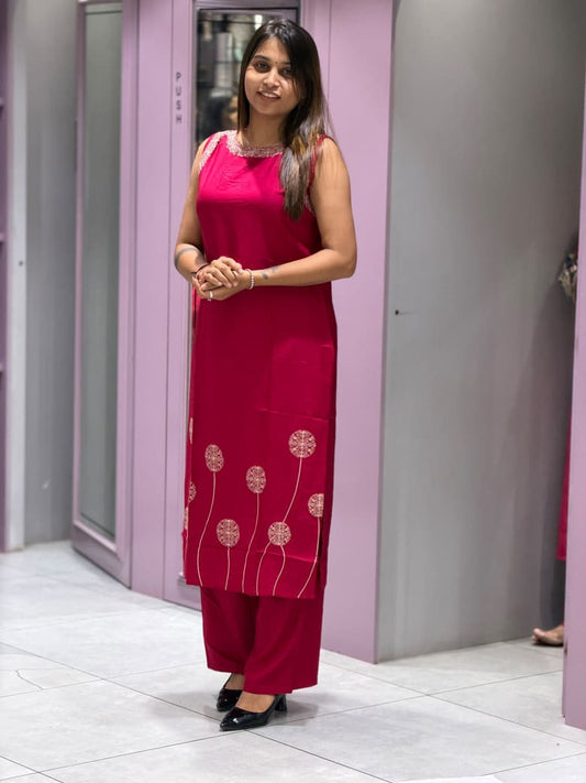 SHAGUN FASHION Sleeveless Embroidered Neck Straight Kurti & Pant Set