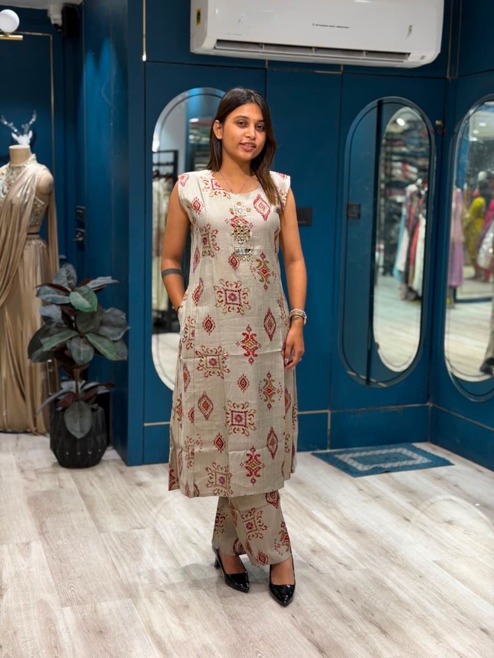 SHAGUN FASHION Premium Sleeveless Ethnic Printed Kurti & Matching Pant Set with Neck Mirror Handwork