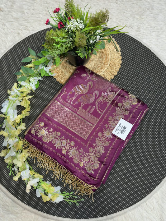 SHAGUN FASHION Premium Flamingo Motif Silk Weaving Saree with Tassels