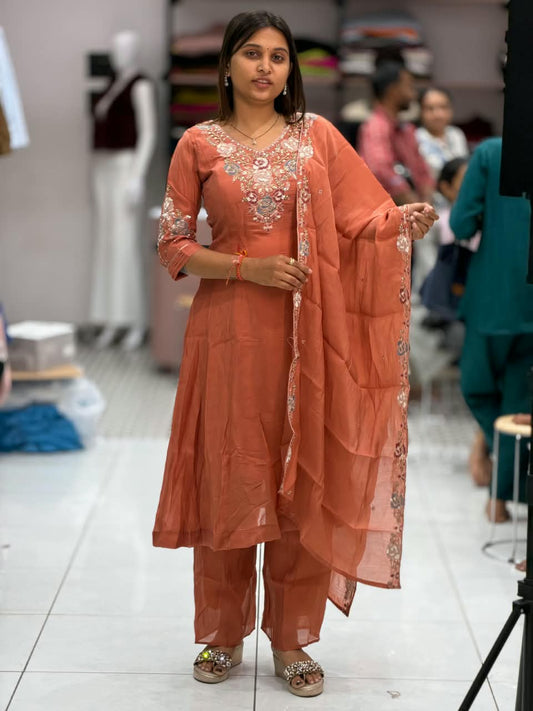 SHAGUN FASHION – Designer Floral Embroidery Kurti Set with Dupatta