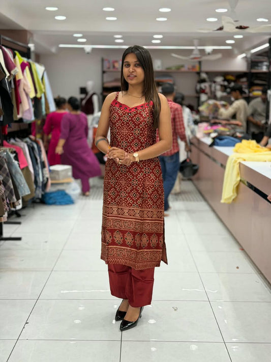 SHAGUN FASHION Premium Printed Strappy Kurti Pant Set with Mirror Work Neckline