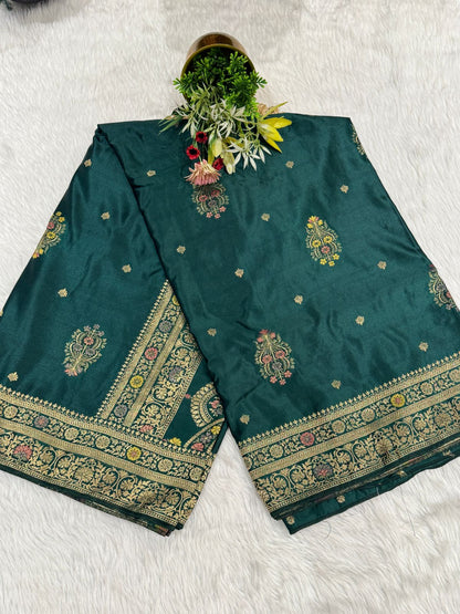 👑 Classic Silk Saree with Designer Pallu ✨ | Embroidered Border & Latkan Detailing 💫 | Timeless Elegance