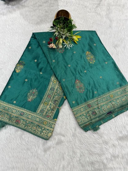 👑 Classic Silk Saree with Designer Pallu ✨ | Embroidered Border & Latkan Detailing 💫 | Timeless Elegance