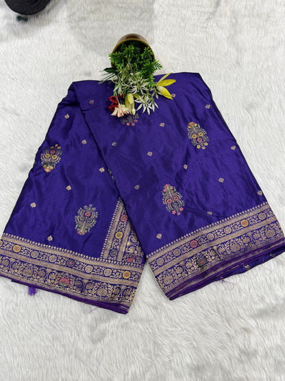 👑 Classic Silk Saree with Designer Pallu ✨ | Embroidered Border & Latkan Detailing 💫 | Timeless Elegance