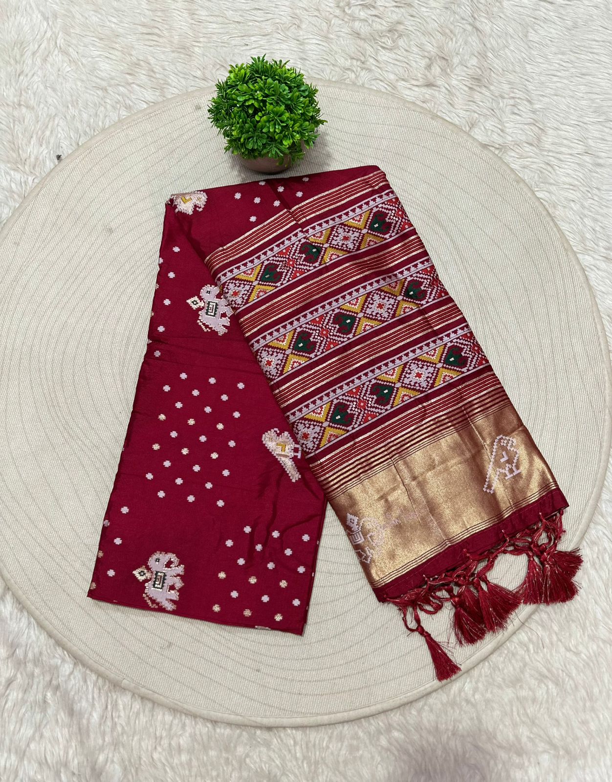 Exquisite Patola Saree with Lagdi Patto – Elegant Birds Work on Pallu 🦋✨