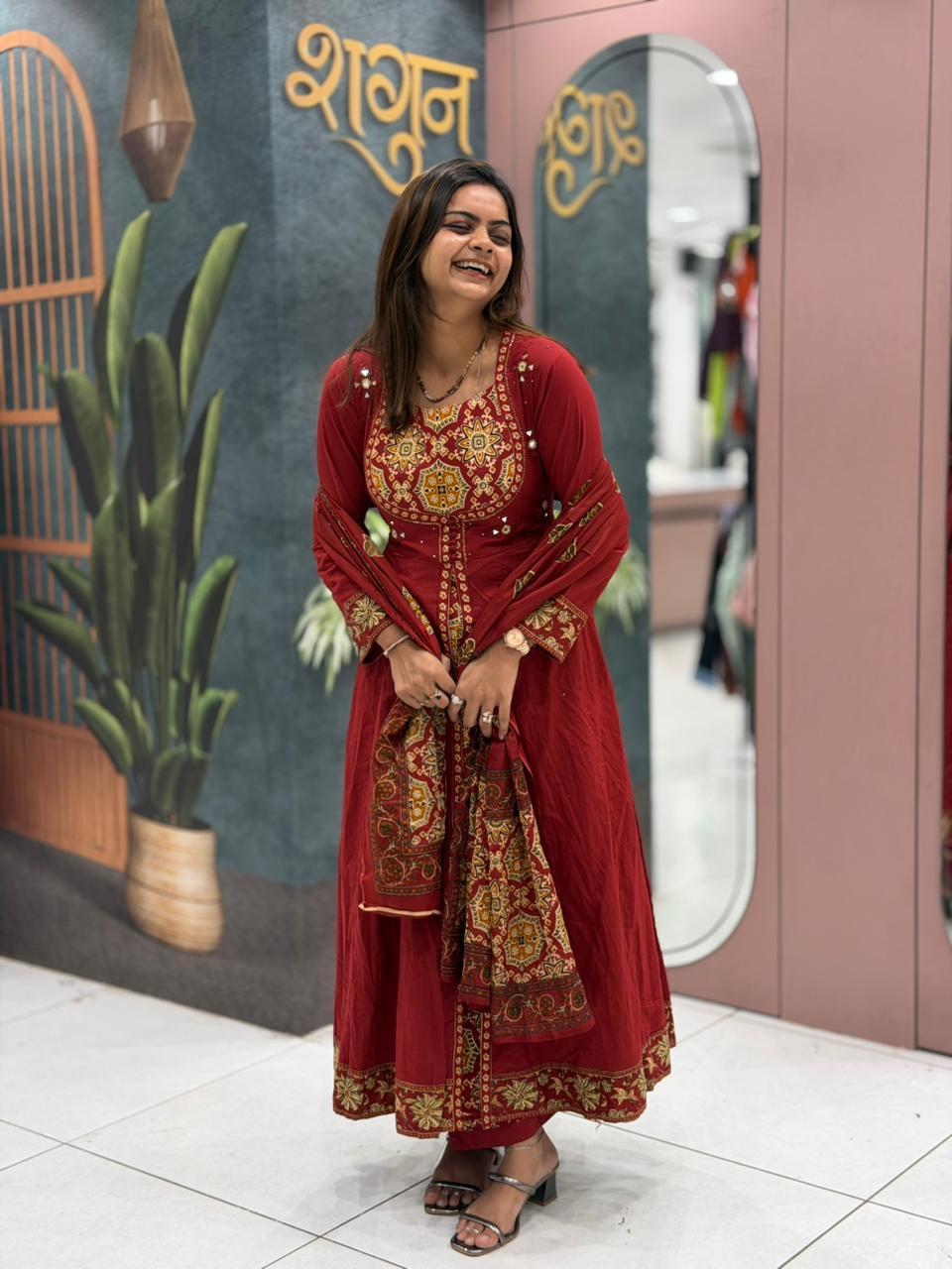 SHAGUN FASHION Women's Stunning Designer Party Wear Gown – Look Royal