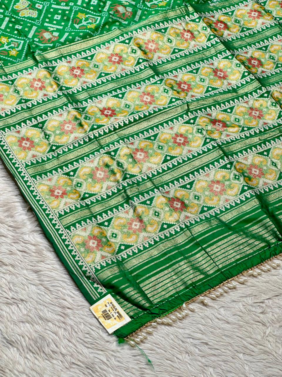 Traditional Saree – A Must-Have from SHAGUN FASHION