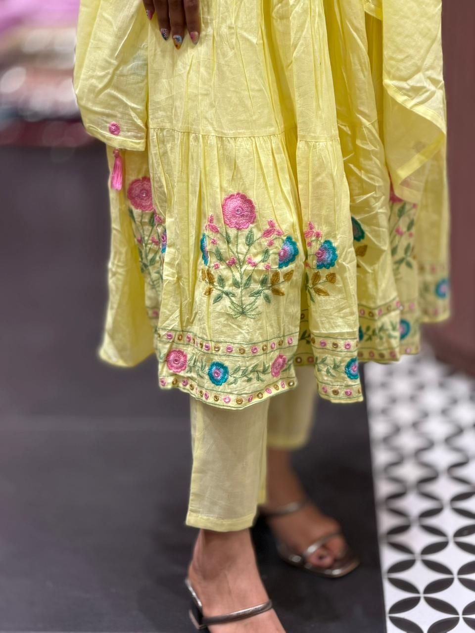 SHAGUN FASHION Beautiful Floral Anarkali Kurti Pant Set With Dupatta
