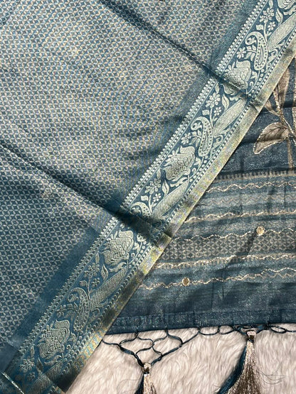 SHAGUN FASHION Premium Pure Look Shimmer Organza Saree with  Floral Border and Traditional Latkan
