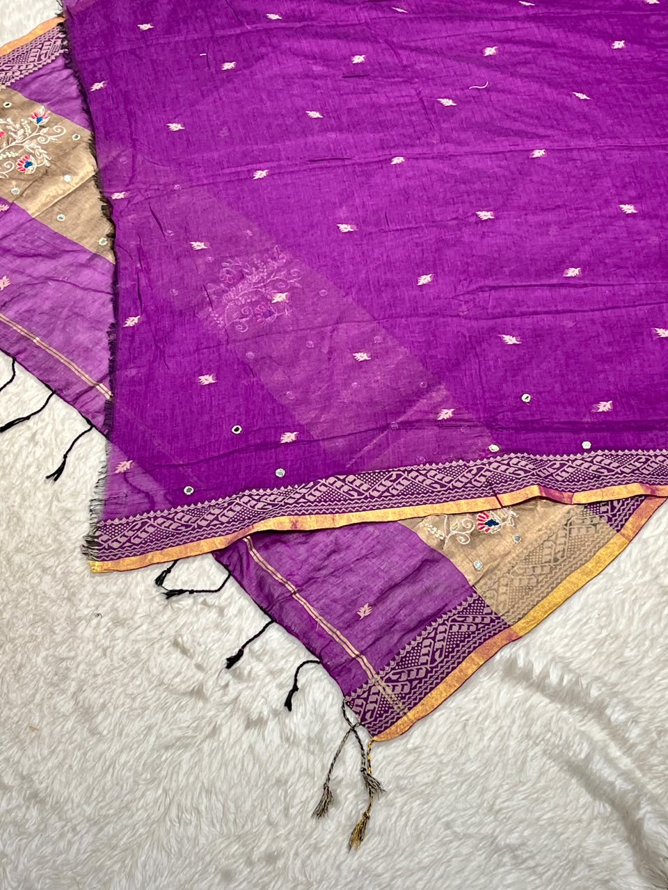 SHAGUN FASHION Beautiful Cotton Linen Saree with Rich Zari Border & Fancy Embroidery Work