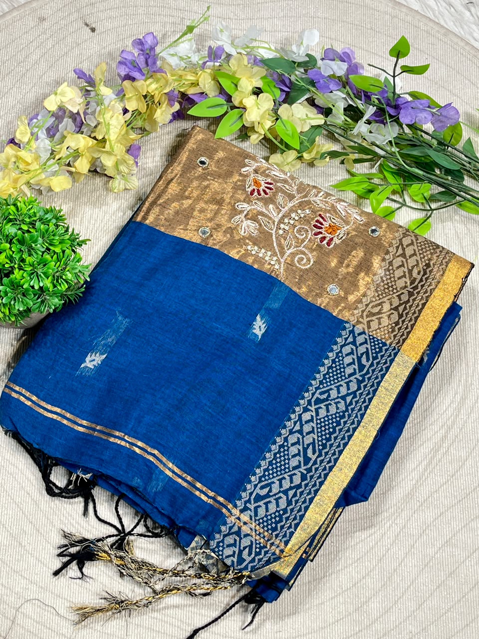 SHAGUN FASHION Beautiful Cotton Linen Saree with Rich Zari Border & Fancy Embroidery Work