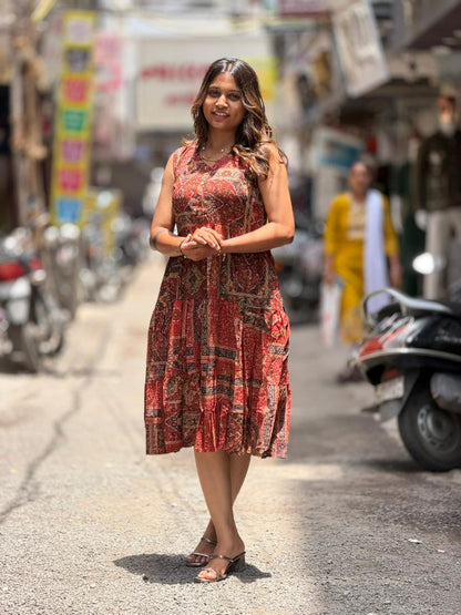 SHAGUN FASHION Premium Printed Sleeveless Tiered Midi Dress