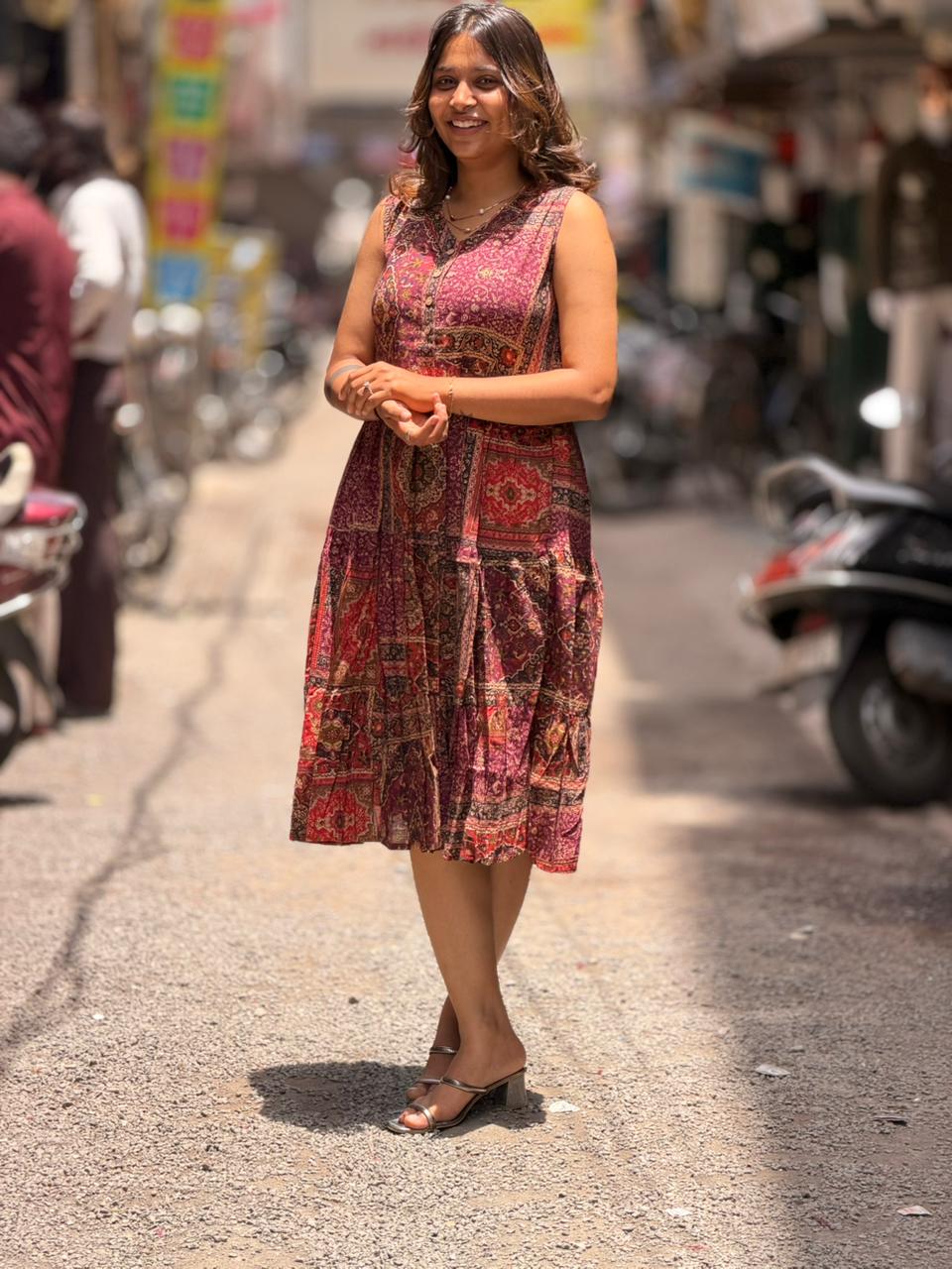 SHAGUN FASHION Premium Printed Sleeveless Tiered Midi Dress