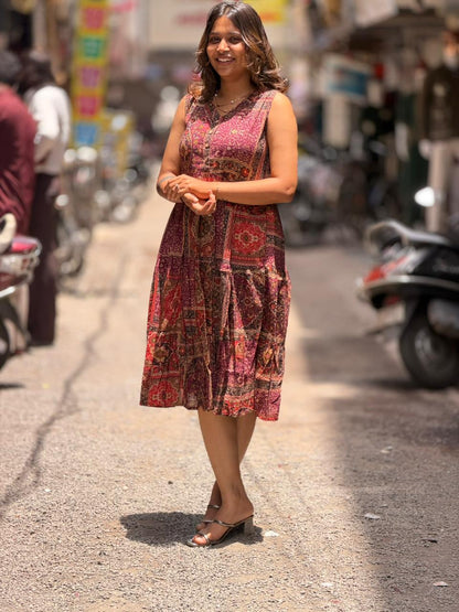 SHAGUN FASHION Premium Printed Sleeveless Tiered Midi Dress