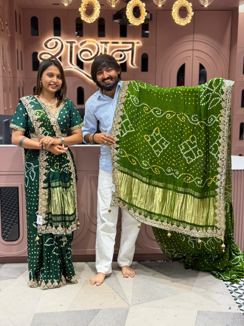 Traditional Pure Gajji Silk Bandhani Saree with Heavy Zari Lagdi Patta & Designer Blouse Piece