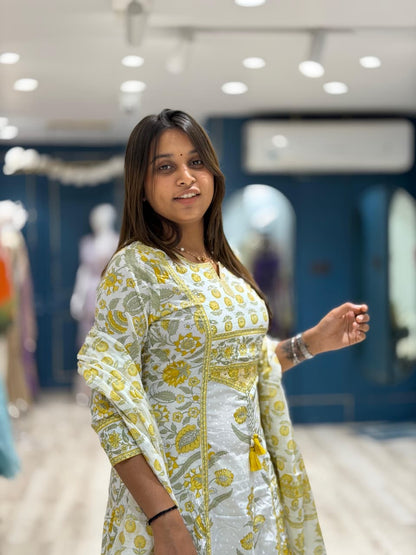 SHAGUN FASHION Premium Floral Pure Cotton Kurti, Palazzo & Dupatta 3-Piece Set