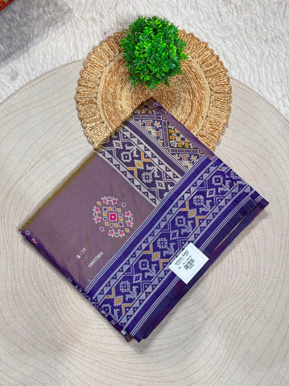 SHAGUN FASHION Traditional Gajji Silk Patola Print Saree with Designer Border & Tassels