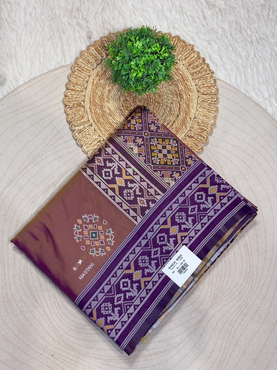 SHAGUN FASHION Traditional Gajji Silk Patola Print Saree with Designer Border & Tassels