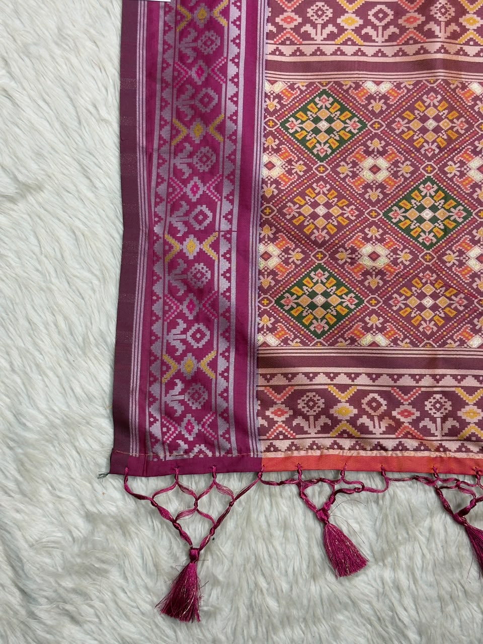 SHAGUN FASHION Traditional Gajji Silk Patola Print Saree with Designer Border & Tassels