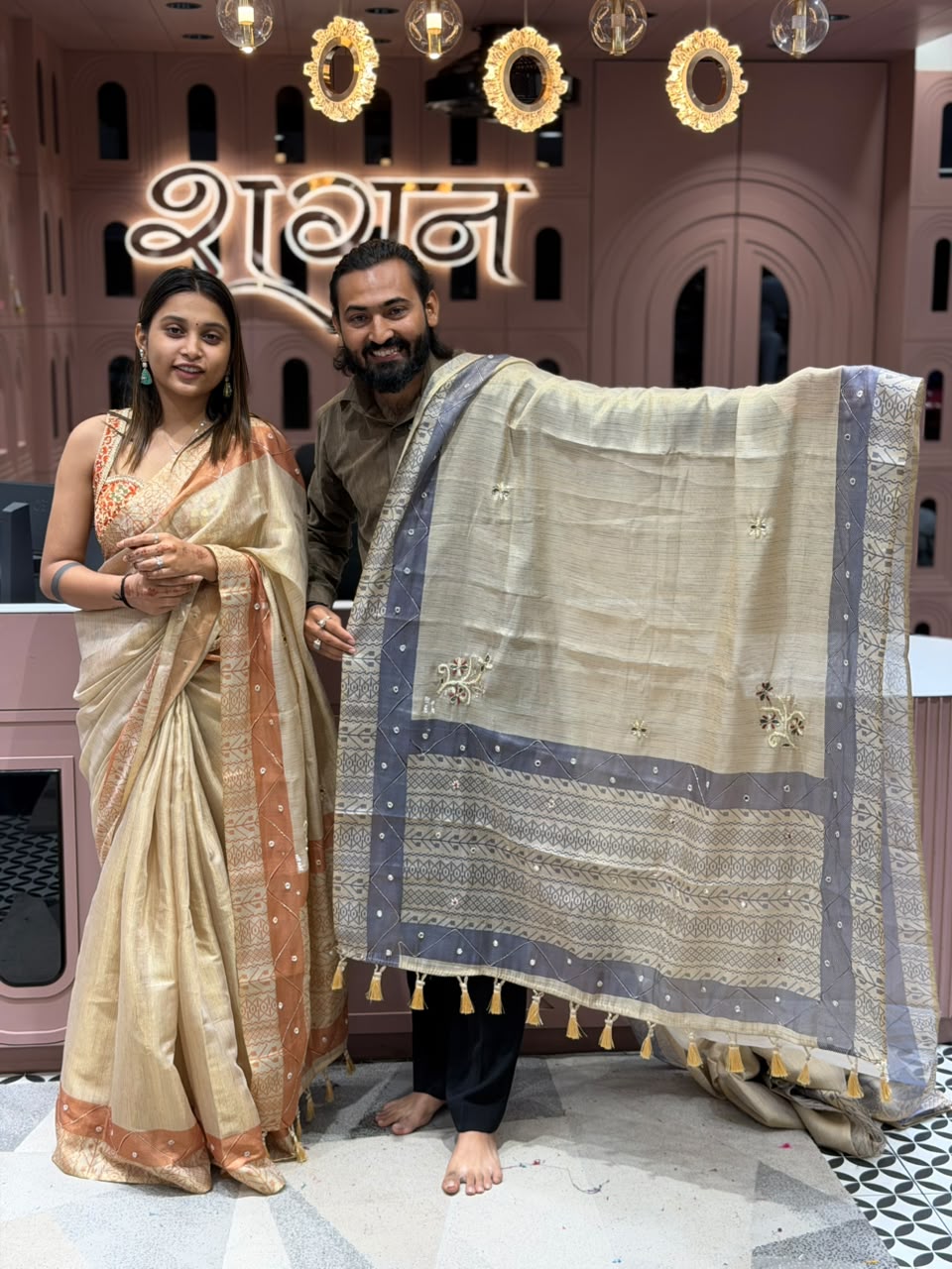 SHAGUN FASHION Premium Linen Cotton Saree with Traditional Geometric Motif Border, Mirror Work & Tassel Pallu
