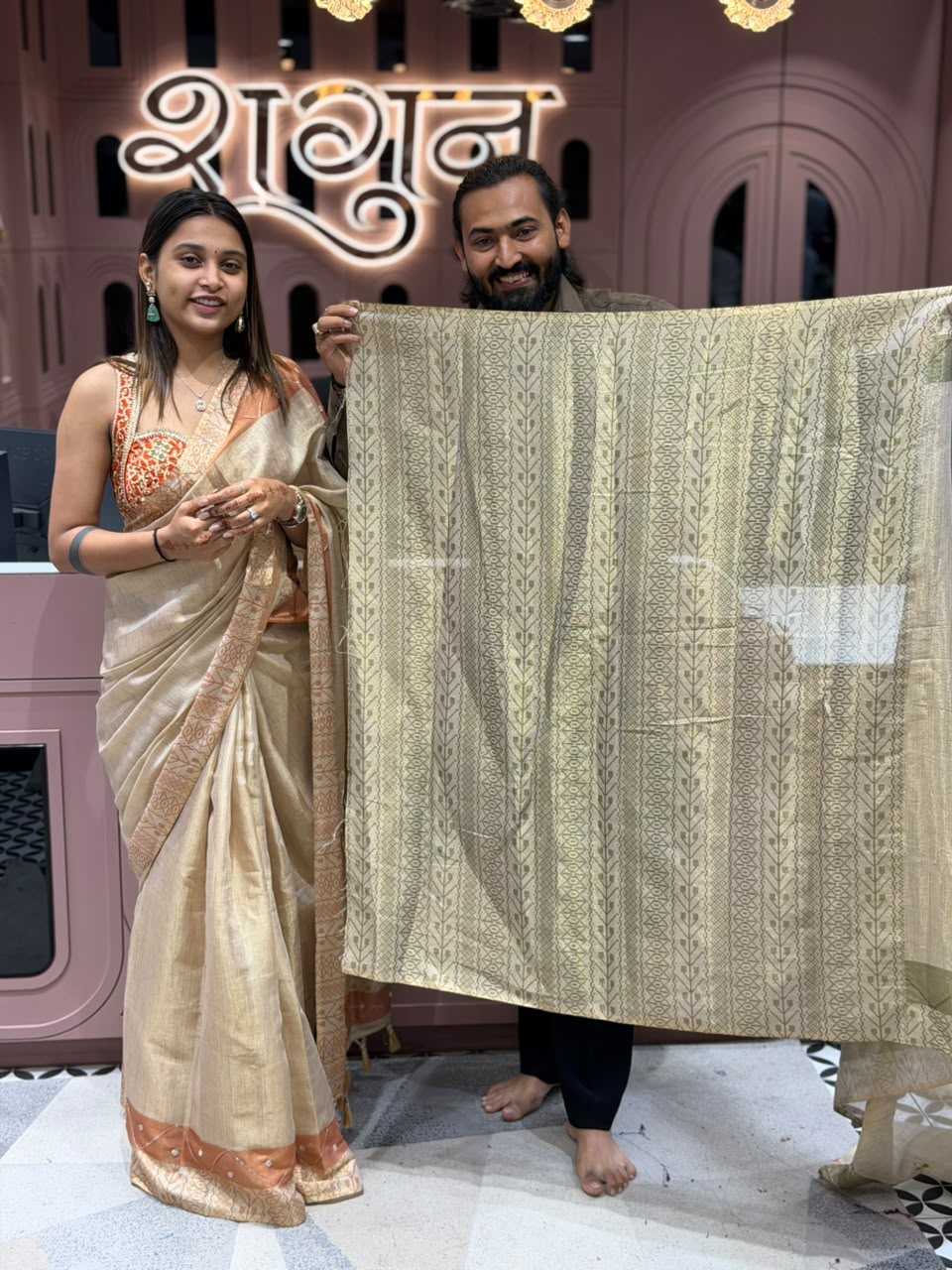 SHAGUN FASHION Premium Linen Cotton Saree with Traditional Geometric Motif Border, Mirror Work & Tassel Pallu