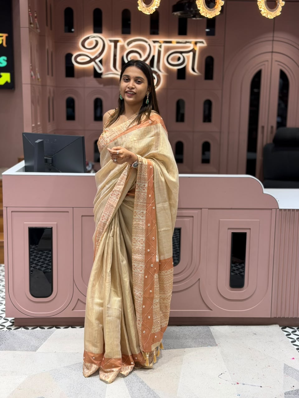 SHAGUN FASHION Premium Linen Cotton Saree with Traditional Geometric Motif Border, Mirror Work & Tassel Pallu