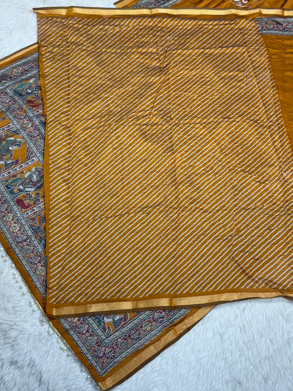 SHAGUN FASHION Premium Kalamkari & Pearl Work Saree with Swan Handwork Patch | Exclusive Ethnic Saree for zankhi.in