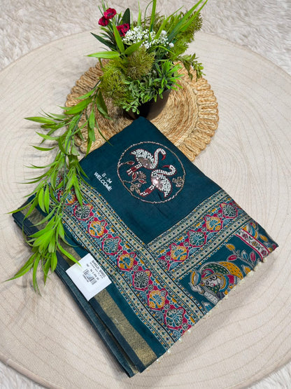 SHAGUN FASHION Premium Kalamkari & Pearl Work Saree with Swan Handwork Patch | Exclusive Ethnic Saree for zankhi.in