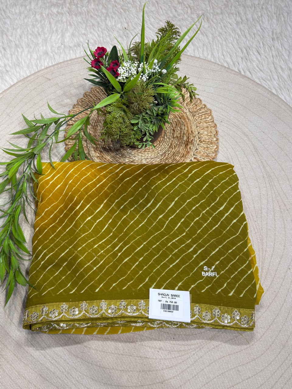 SHAGUN FASHION Dual-Shade Leheriya Georgette Saree with Embroidered Floral Cutwork Border