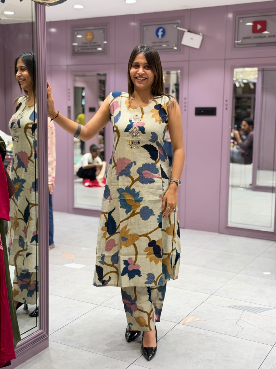 SHAGUN FASHION Premium Floral Print Sleeveless Silk Kurti Pant Set with Mirror & Handwork Neckline