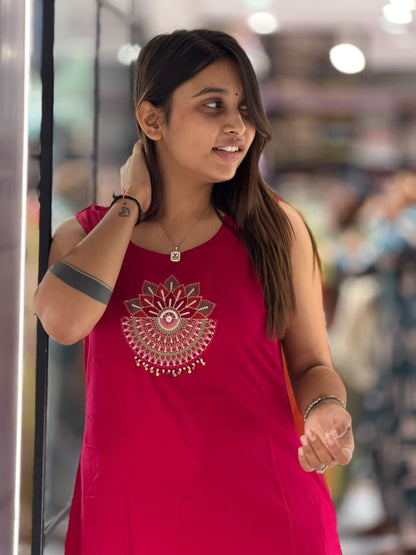 SHAGUN FASHION – Solid Embroidered Kurti & Palazzo Set