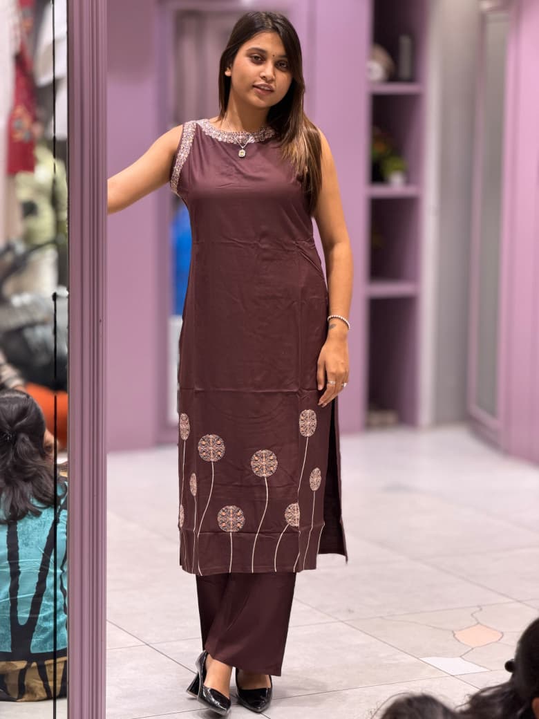 SHAGUN FASHION Sleeveless Embroidered Neck Straight Kurti & Pant Set