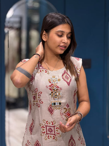 SHAGUN FASHION Premium Sleeveless Ethnic Printed Kurti & Matching Pant Set with Neck Mirror Handwork