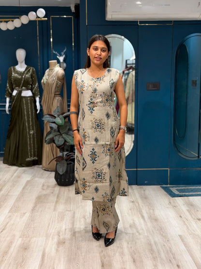 SHAGUN FASHION Premium Sleeveless Ethnic Printed Kurti & Matching Pant Set with Neck Mirror Handwork