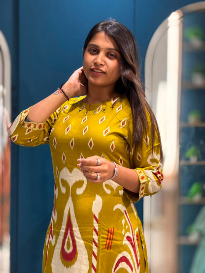 SHAGUN FASHION – Stylish Printed Ikat Pattern Cotton Kurti Pant Set | Exclusively on zankhi.in
