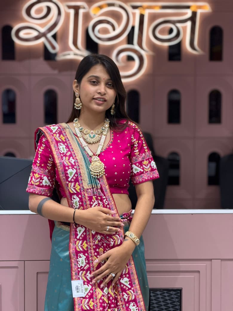 Royal Patola & Hand-Beaded Heavy Work Festive Saree