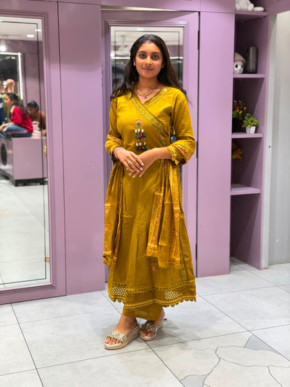 SHAGUN FASHION Traditional Angrakha Kurti Set with Dupatta
