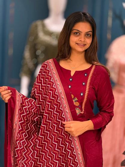 SHAGUN FASHION Premium Designer Embroidery Kurti Set with Printed Dupatta | Available on zankhi.in