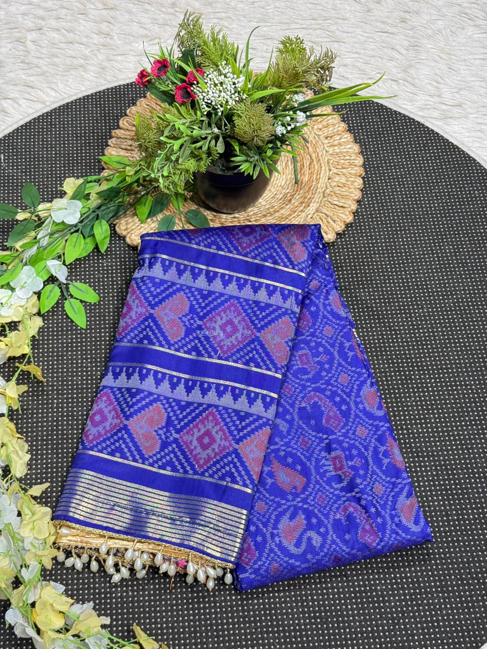 SHAGUN FASHION Exclusive Banglori Soft Silk Ikat Patola Saree with Rich Zari Weaving Pallu & Pearl Tassel Finish