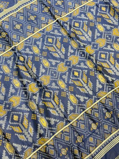 SHAGUN FASHION Premium Patola Weave Silk Saree with Rich Zari Border & Pearl Latkan