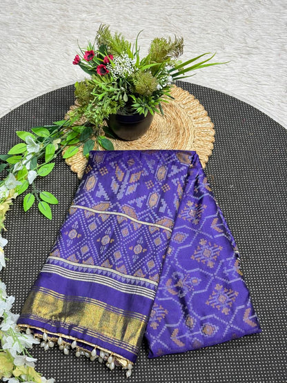 SHAGUN FASHION Premium Patola Weave Silk Saree with Rich Zari Border & Pearl Latkan
