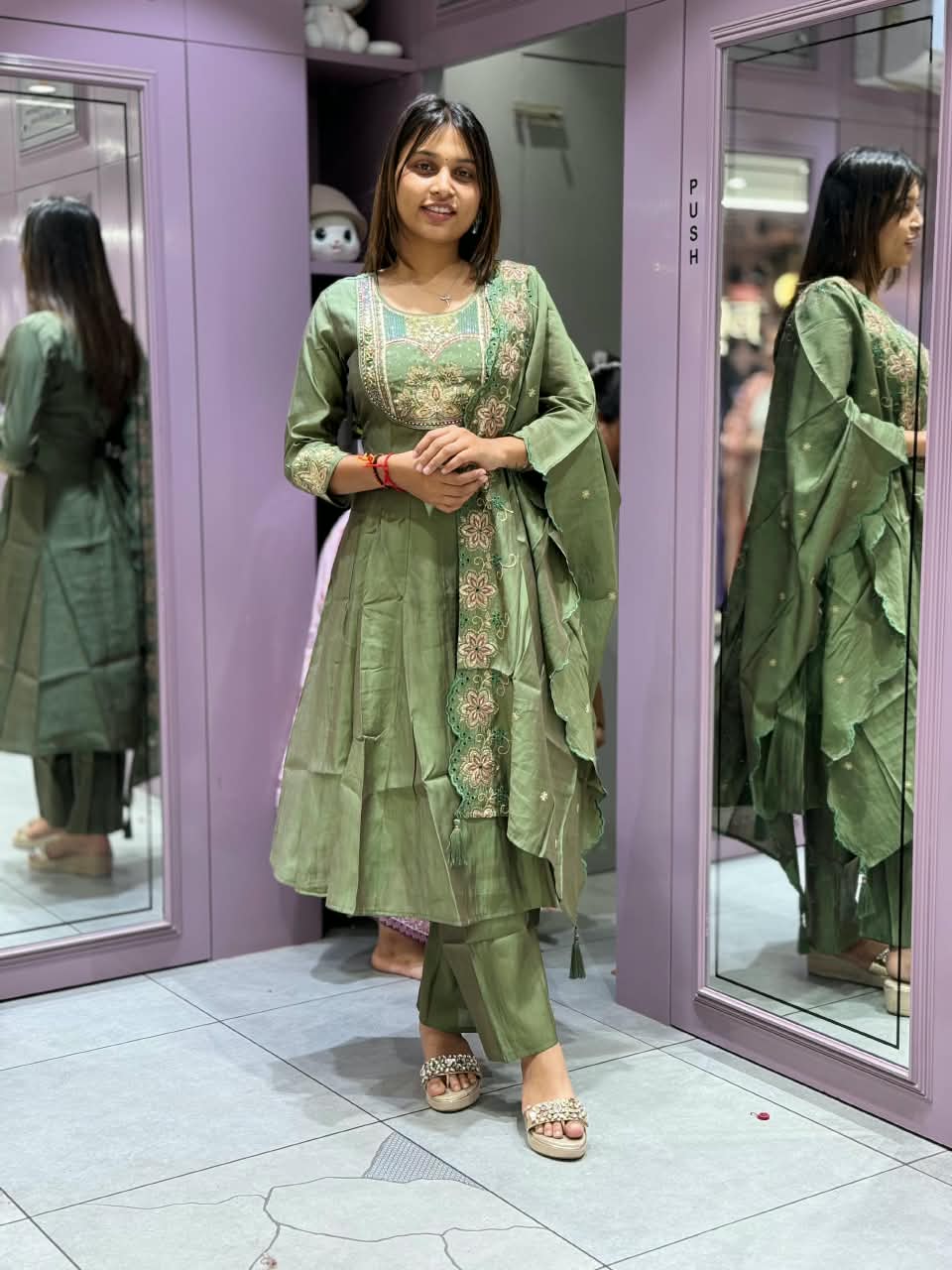 SHAGUN FASHION Exclusive Heavy Handwork Silk Anarkali Kurti Pant with Cutwork Dupatta Set